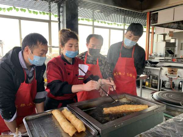 专业油条培训学校_学油条哪里培训好_油条培训费用